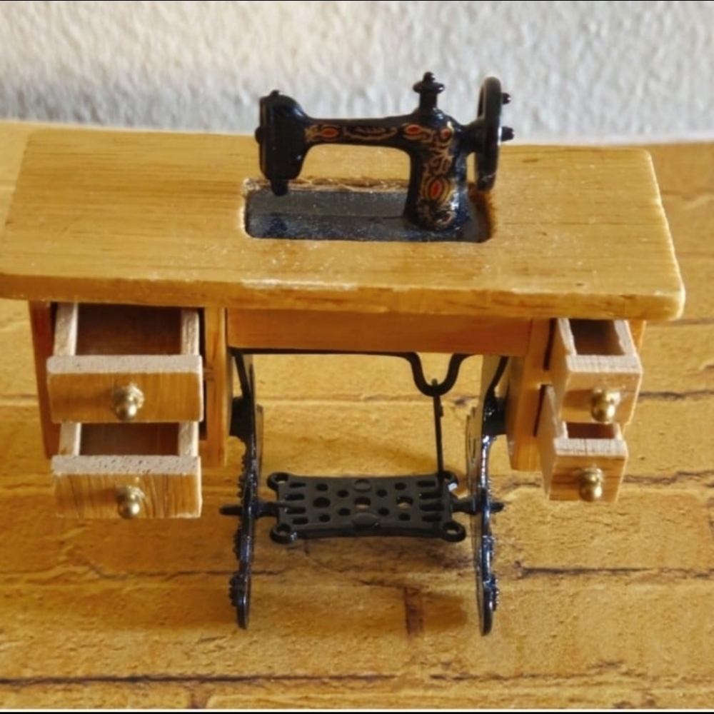 Vintage Miniature Dollhouse/Shadow Box Accessories Set - Picture 12 of 12